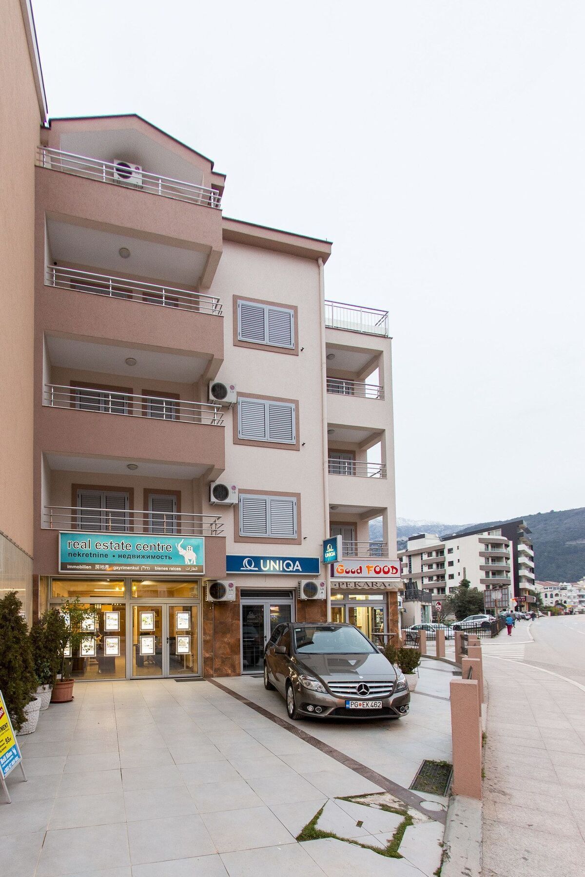 Sms Apartment